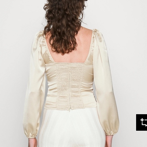 NWT Abercrombie & Fitch Cream Blouse - Picture 2 of 5